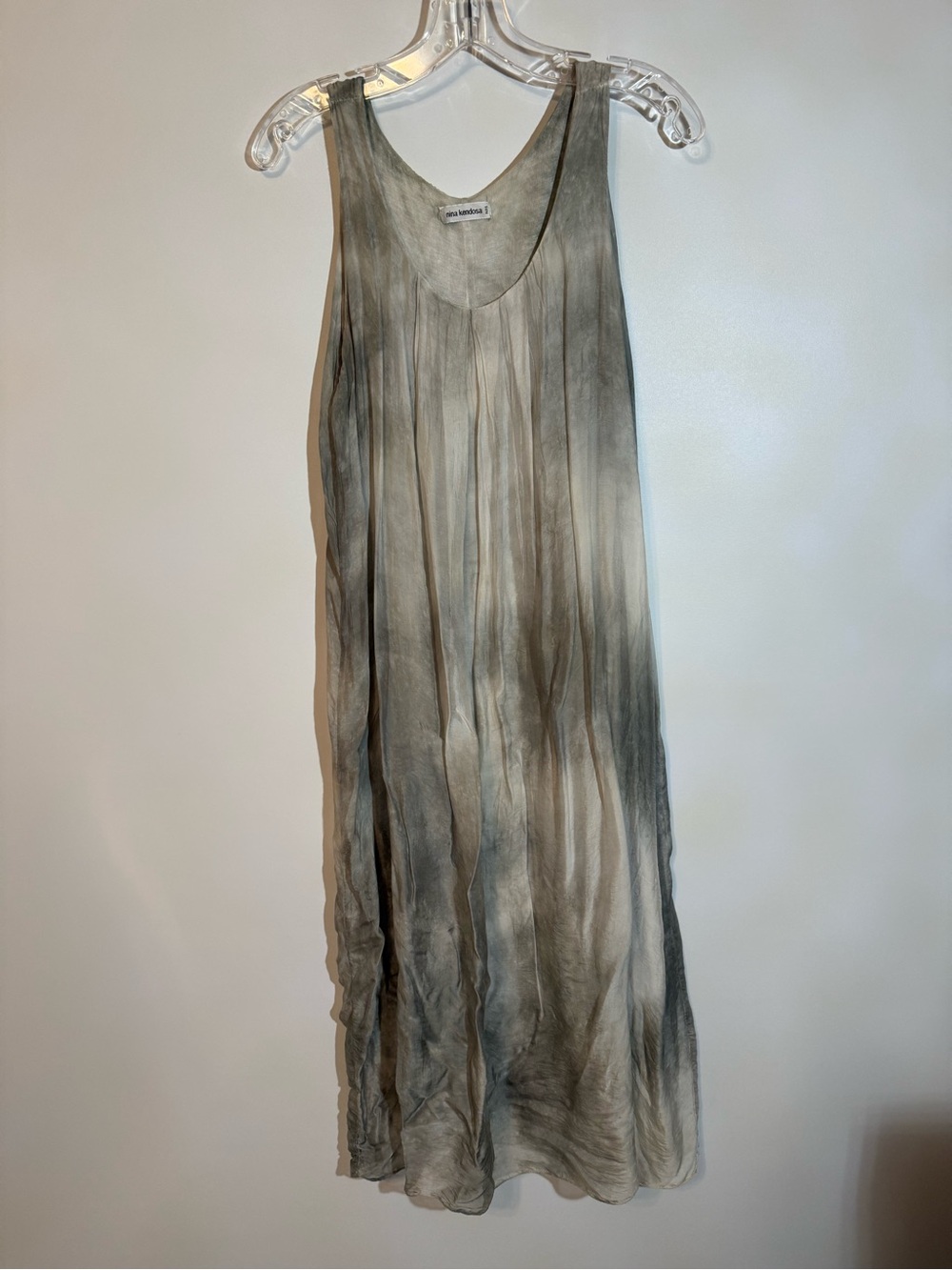 Nina Mendoza Paris Tie-Dye Maxi Dress in Gray-Cream